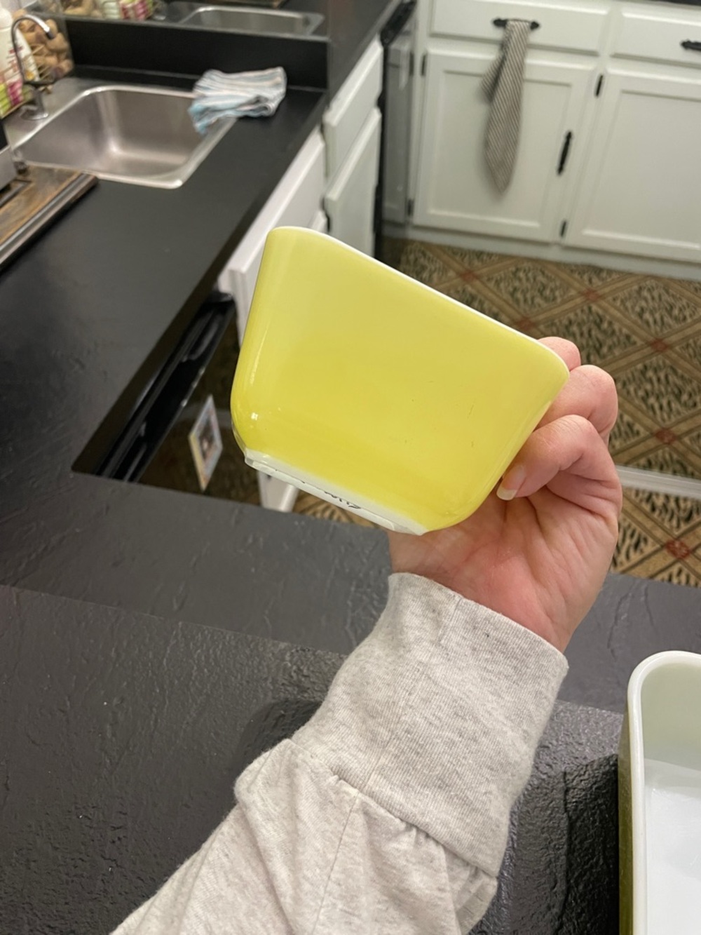 Pyrex Verde Frigie Set- No Lids Vintage Yellow Glass Baking/Storage Dish Set - Picture 11 of 15